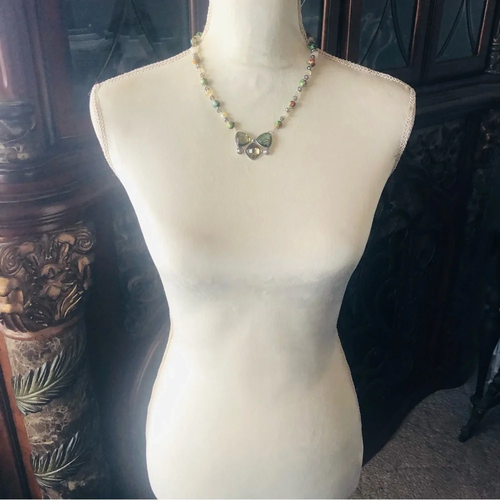 Handcrafted genuine stone cal silica citrine bow tie pendant necklace